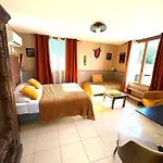 Le Patio34 Отель типа 